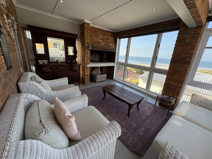 6 Bedroom Property for Sale in Cintsa East Eastern Cape